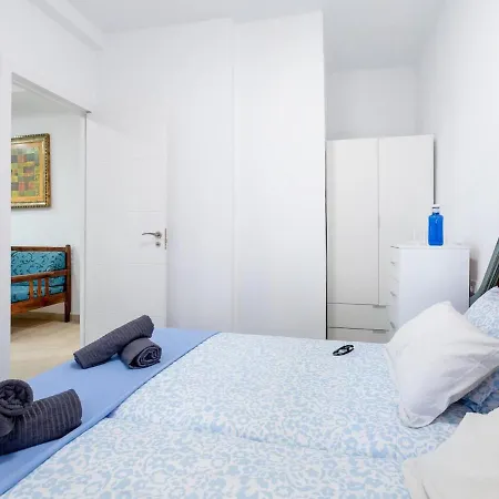 Cozy Flores 1h-f With Pool Appartamento