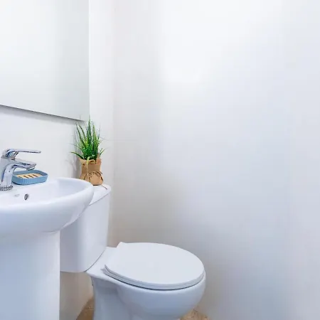 Cozy Flores 1h-f With Pool Appartamento